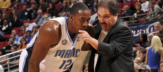 佩杜拉：那不勒斯持续追逐梅努；洛伦佐-卢卡换奇克传闻不实（佩杜拉：那不勒斯继续追梅努，洛伦佐-卢卡与奇克互换纯属谣传）