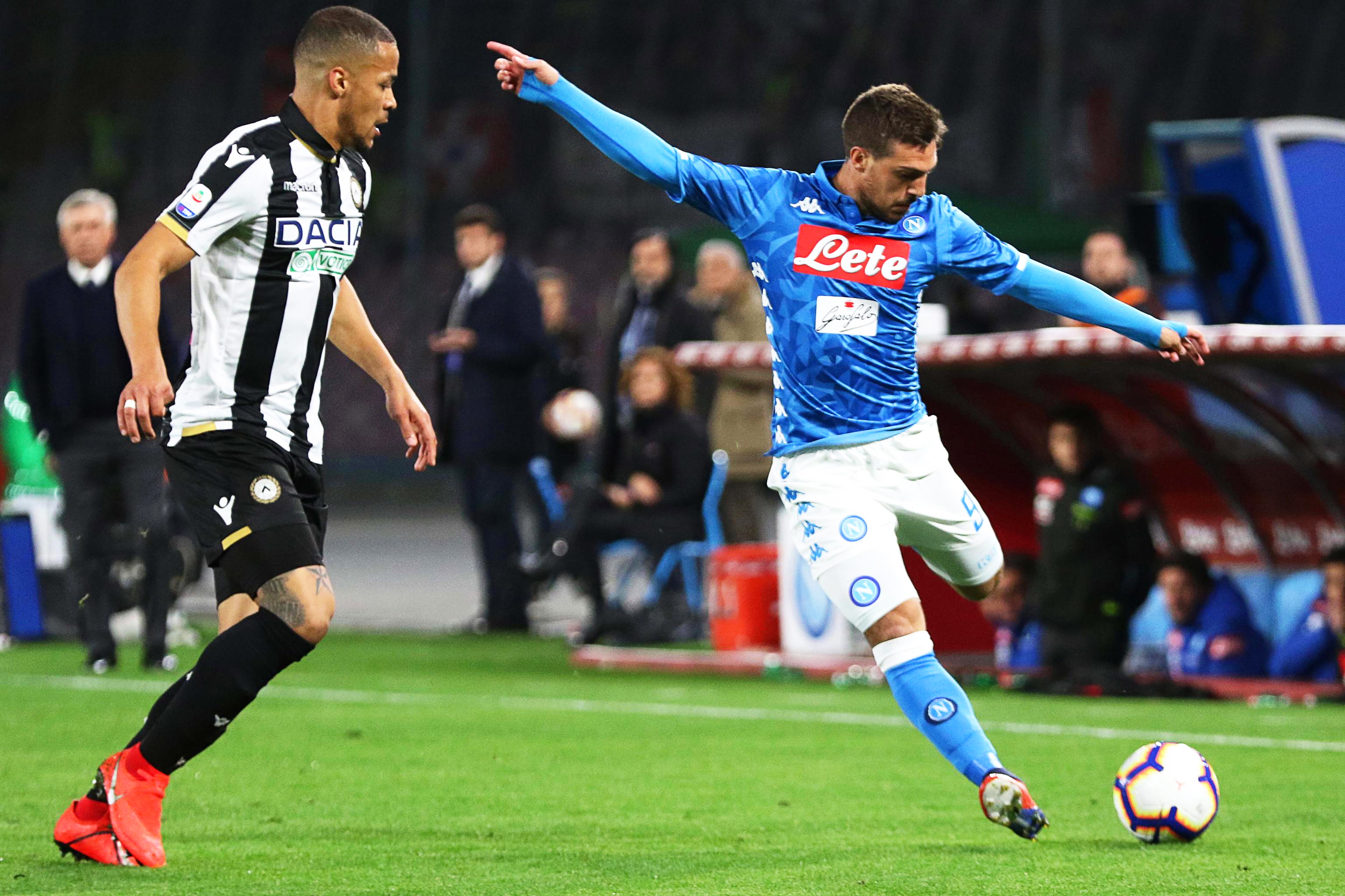 铜梁龙官方：下赛季球衣为主红客白，欢迎球迷投票27赛季球衣（铜梁龙官宣：下季球衣主红客白，27赛季款式向球迷开放投票）