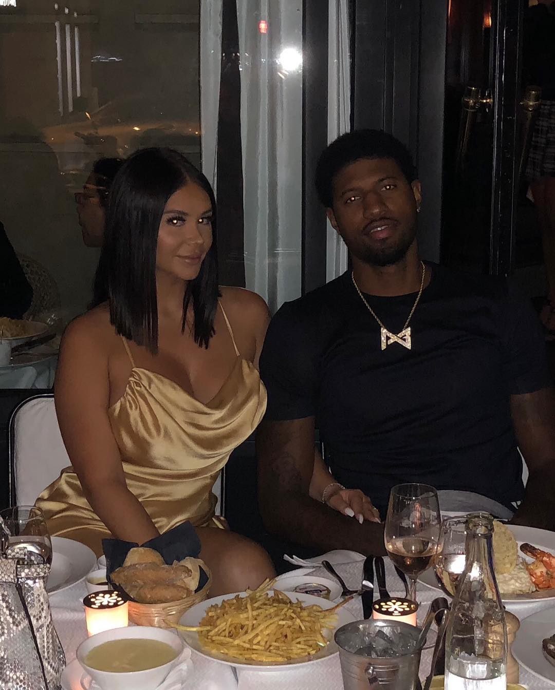 西班牙青训球队开除4名U16球员，他们曾为泄愤持刀威胁对手（因赛后泄愤持刀恐吓对手，西班牙一青训队解雇4名U16球员）