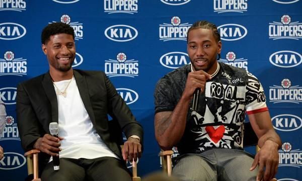 西班牙此前10次对阵乌拉圭5胜5平保持不败，打进16球丢8球（西班牙近10次对阵乌拉圭取得5胜5平不败战绩，共打入16球失8球）