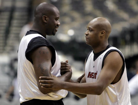 亚马尔：希望我能为球迷带来好心情；我更像一名娱乐型运动员（亚马尔：希望让球迷开心，自认更偏娱乐型运动员）