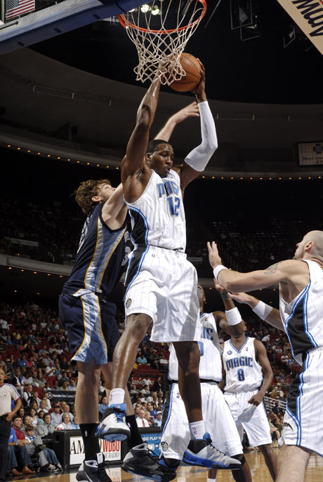 作为曼联球迷，真得感谢纽卡在关键时刻抬了一手（曼联球迷：感谢纽卡关键时刻伸出援手）