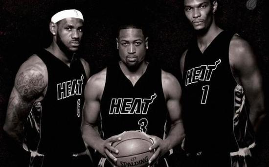 NBA：湖人加时险胜掘金 詹姆斯砍下40分（湖人加时力克掘金，詹姆斯独得40分）