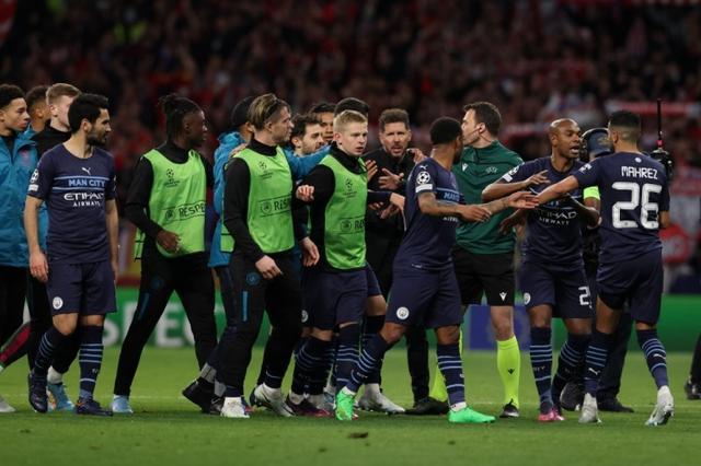 巴媒：若昂-戈麦斯的谈判有进展，曼联希望新年前能敲定交易（巴媒：若昂-戈麦斯谈判推进，曼联力争在新年前敲定交易）