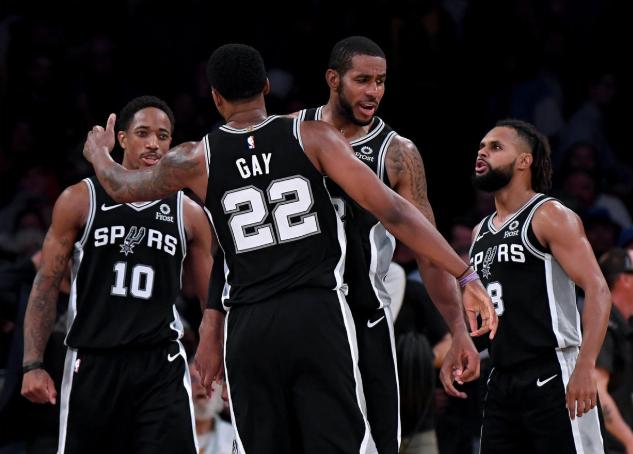 世体：巴萨希望今天收到市政府消息，在对毕包时回归诺坎普（世体：巴萨盼今日获市府回复，力争对阵毕包时重返诺坎普）