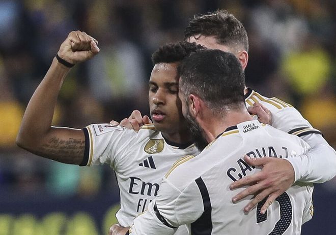 墨媒：22岁美国籍中场布里安被墨西哥归化，他曾代表美国出场（墨媒称22岁美籍中场布里安已被墨西哥归化，曾为美国队出战）