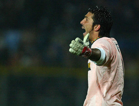 法比奥晒与古加搞怪合照：我们爱中国，很满意现在的生活状态（法比奥与古加搞怪合影曝光：称热爱中国，对当下生活十分满意）