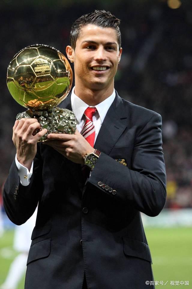 国米vs利物浦首发：萨拉赫缺席，伊萨克PK劳塔罗，维尔茨替补（国米战利物浦首发出炉：萨拉赫缺阵，伊萨克对决劳塔罗，维尔茨替补待命）