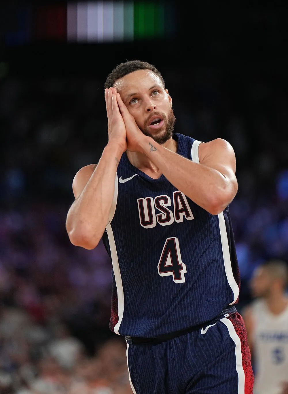 斯洛文尼亚主帅：奥布拉克感到不适，将缺席与瑞典的比赛（斯洛文尼亚主帅：奥布拉克因不适无缘对阵瑞典）