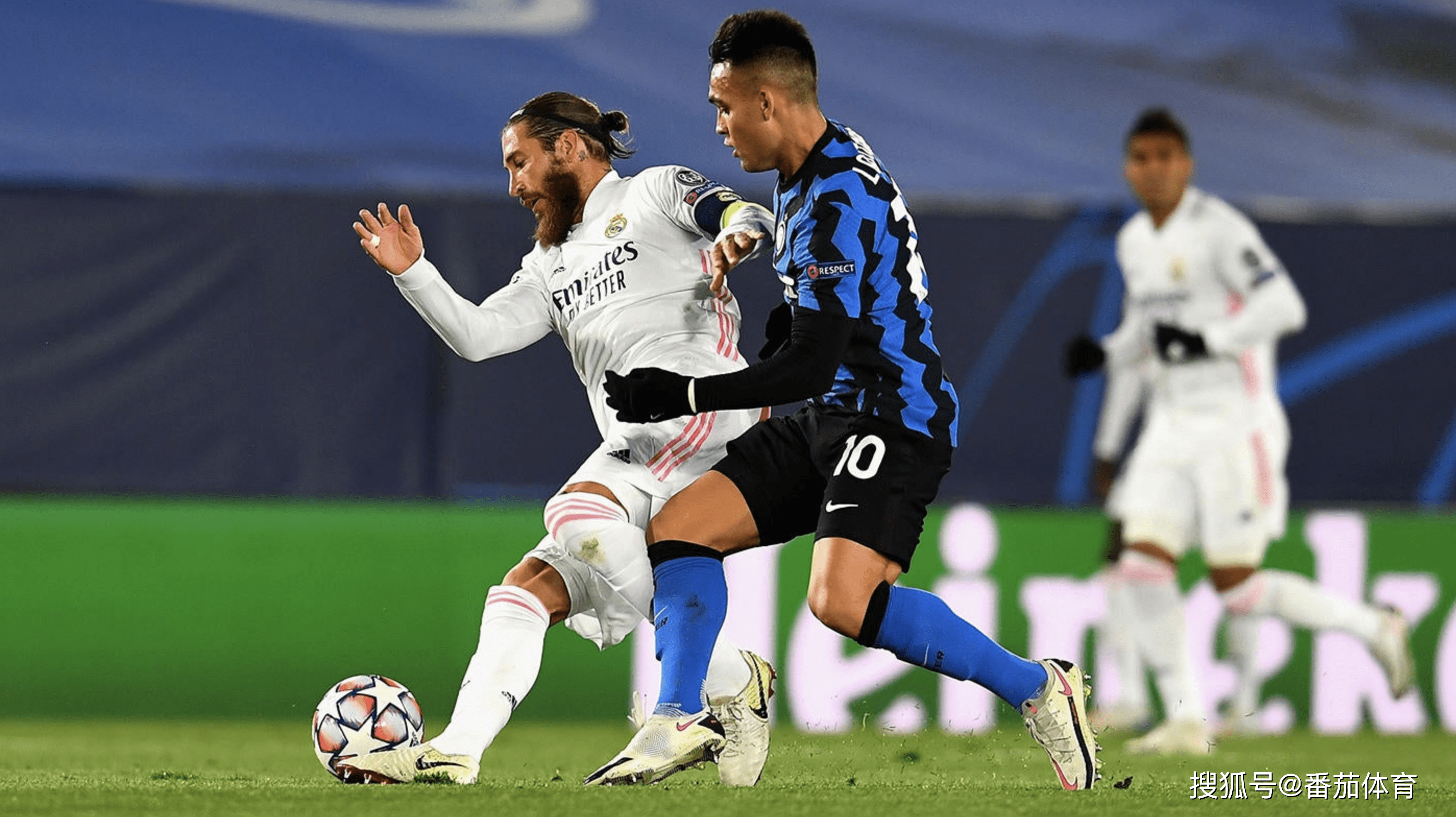 意媒：国米计划圣诞节前约见恰20经纪人，可能谈降薪续约一年（意媒：国米拟于圣诞前与恰尔汗奥卢经纪人会面，或商议降薪续约一年）